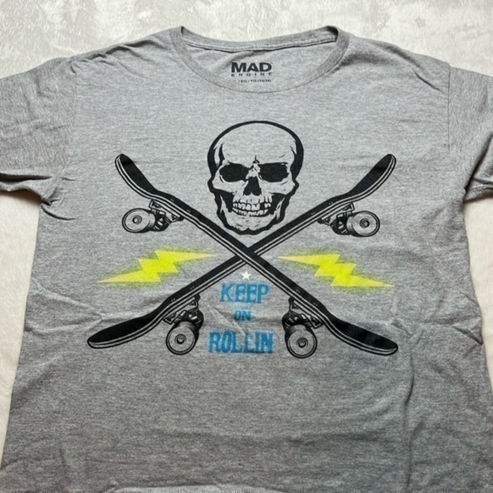 Mad Engine Youth XL Gray Graphic Skull Skater Keep Rollin Short Sleeve T-Shirt